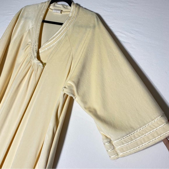 Vintage Conrad Elegant Cream Velvety Nightgown Housecoat Robe L - Picture 9 of 16